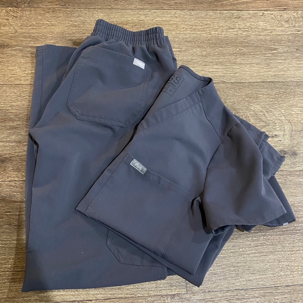 Figs scrub set - Yola Skinny Pants & 1 pocket top